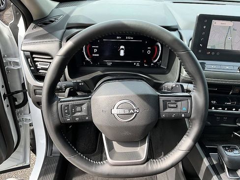 Certified 2025 Nissan Rogue SL image 14