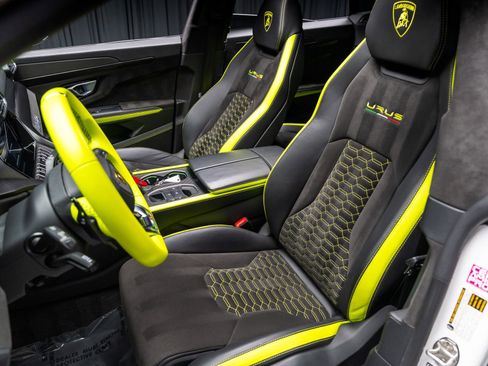Used 2022 Lamborghini Urus image 66