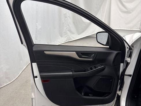 Used 2022 Ford Escape SE AWD/4WD image 12