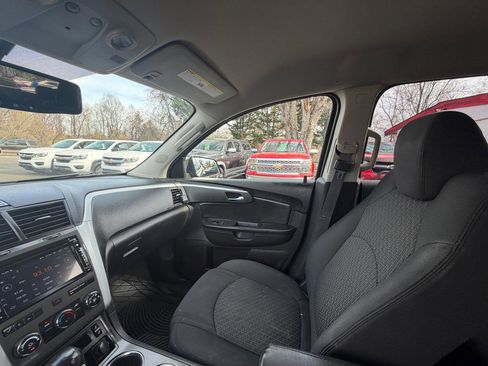 Used 2012 Chevrolet Traverse LT image 25