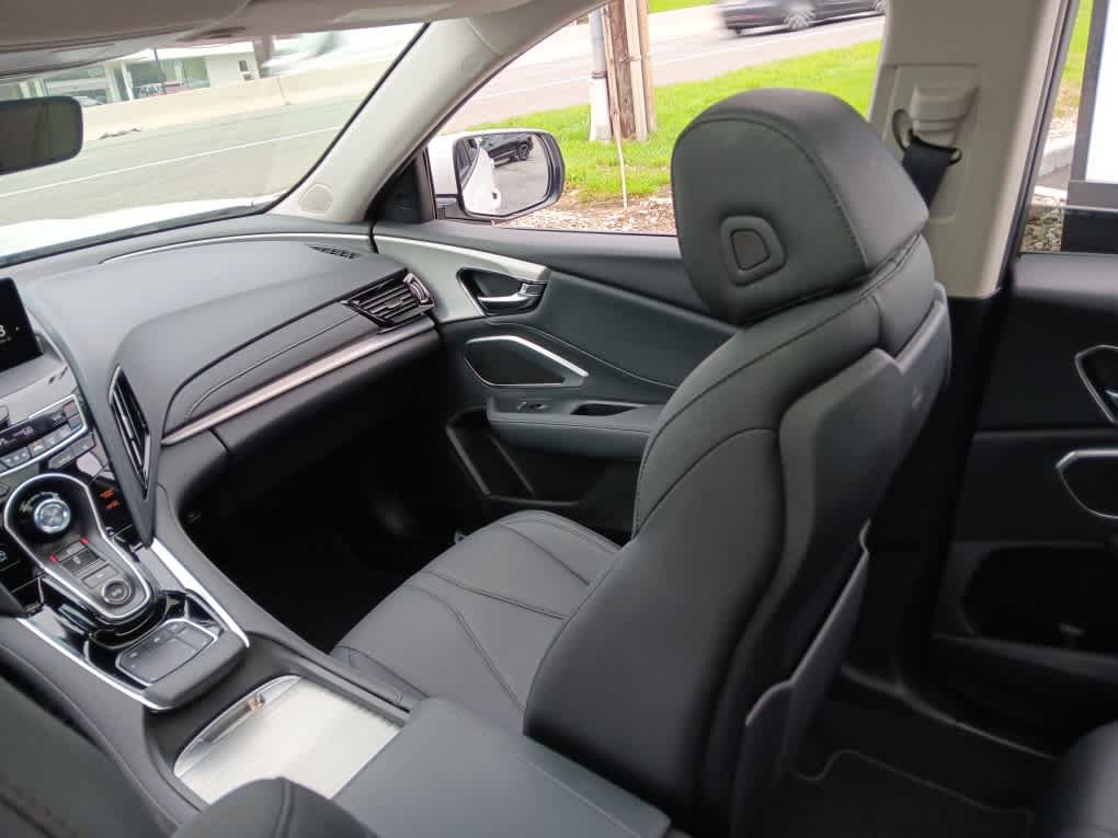 Used 2024 Acura RDX SH-AWD image 12