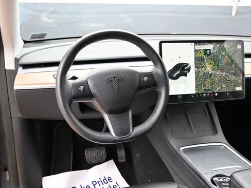 Used 2023 Tesla Model Y Long Range AWD/4WD image 32