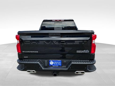 Used 2021 Chevrolet Silverado 1500 High Country w/ Technology Package AWD/4WD image 8