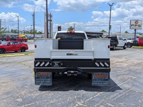 Used 2024 RAM 3500 Tradesman w/ Chrome Appearance Group AWD/4WD image 7