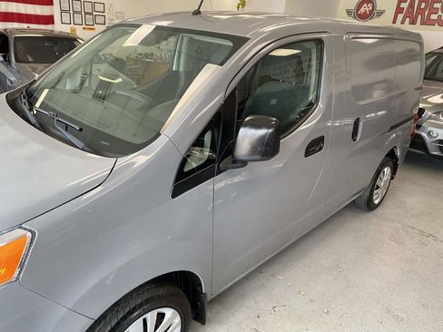 Used 2019 Nissan NV200 SV image 4