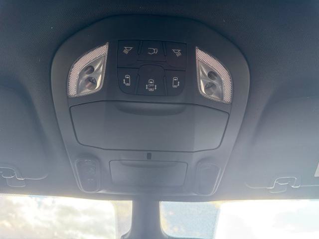 Used 2026 Chrysler Pacifica Limited w/ S Appearance Package FWD image 16