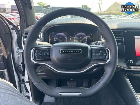 Used 2023 Jeep Wagoneer Series III w/ Preferred Equipment Group image 18