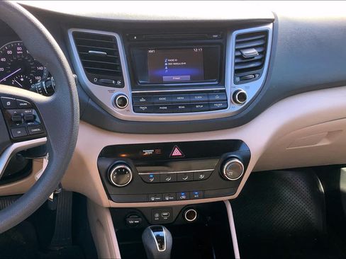 Used 2017 Hyundai Tucson SE w/ SE Popular Package 02 FWD image 7