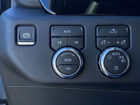 New 2026 GMC Sierra 1500 SLE w/ Preferred Package AWD/4WD image 27