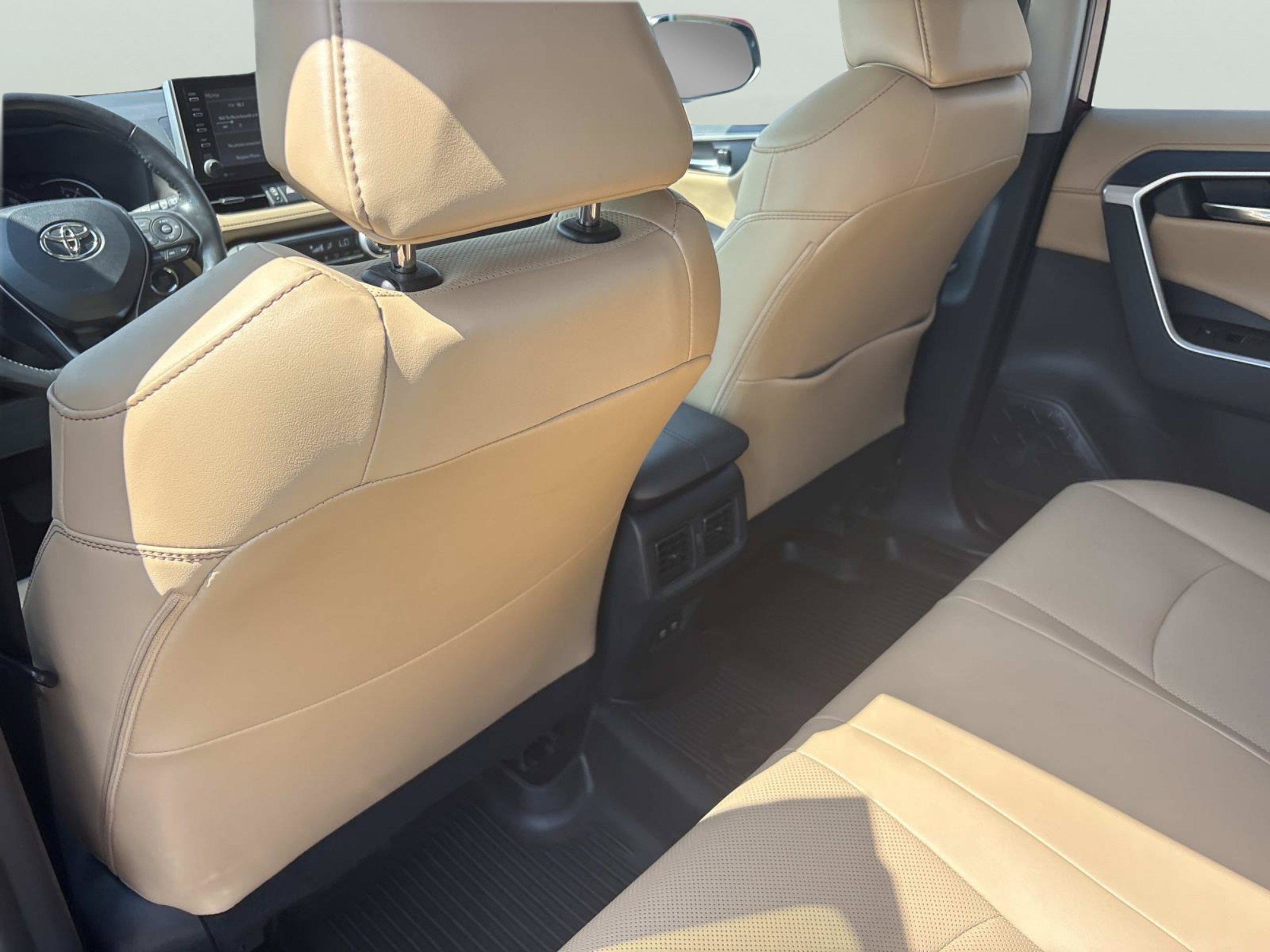 Used 2019 Toyota RAV4 Limited w/ Advanced Technology Package AWD/4WD image 17