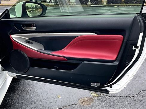 Used 2016 Lexus RC 200t image 23