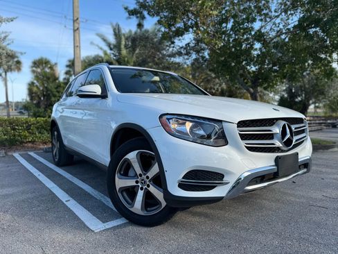 Used 2018 Mercedes-Benz GLC 300 4MATIC image 1