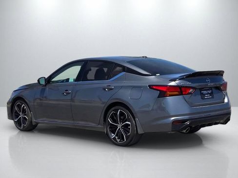 Used 2024 Nissan Altima 2.5 SR FWD image 7