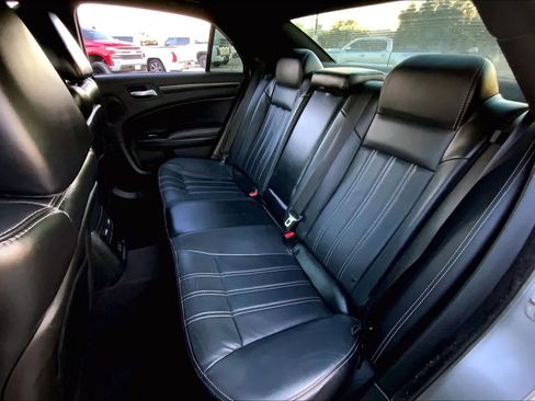 Used 2015 Chrysler 300 S image 19