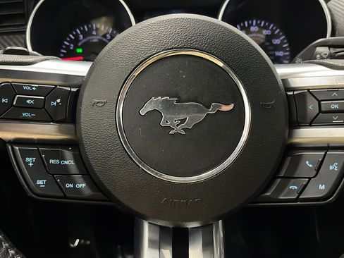 Used 2020 Ford Mustang Coupe RWD image 15