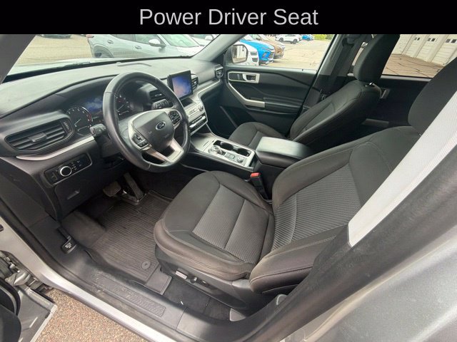 Used 2023 Ford Explorer XLT AWD/4WD image 10