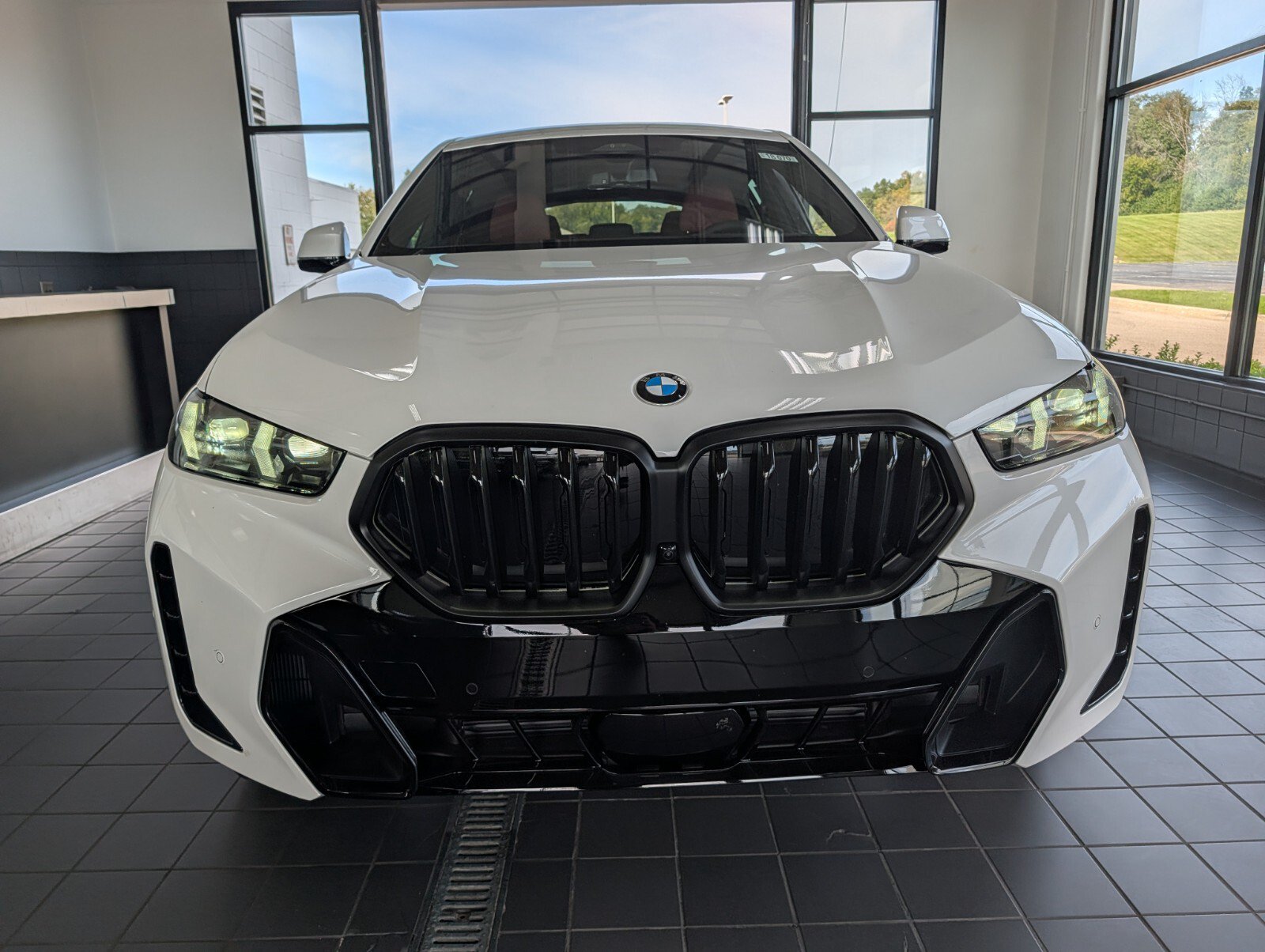 New 2027 BMW X6 xDrive40i w/ Climate Comfort Package AWD/4WD image 8