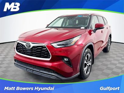 Used 2022 Toyota Highlander XLE