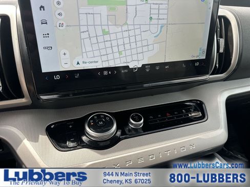 Used 2025 Ford Expedition Active AWD/4WD image 19