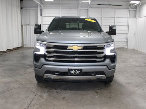 Used 2024 Chevrolet Silverado 1500 High Country w/ High Country Premium Package image 3