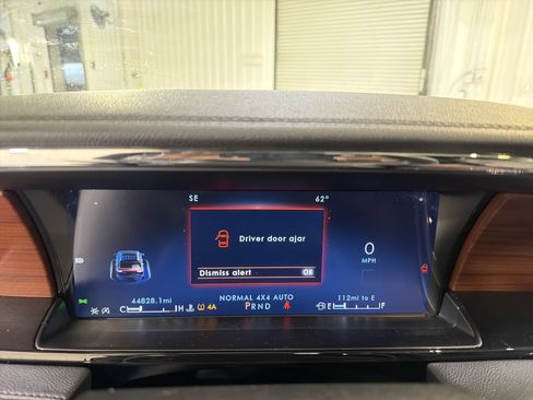 Used 2023 Lincoln Navigator Reserve image 18