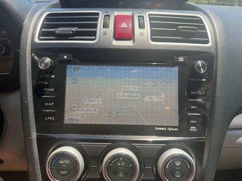 Used 2016 Subaru Forester 2.5i Limited AWD/4WD image 11