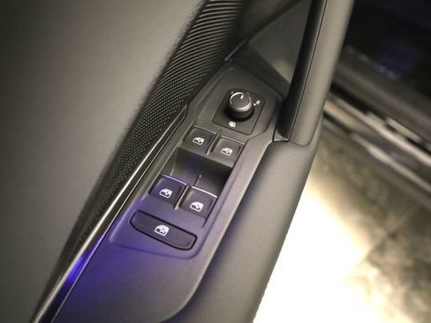 New 2026 Volkswagen Tiguan SE R-Line AWD/4WD image 10