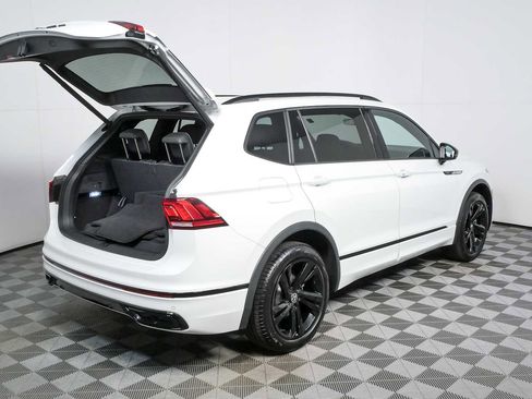 Used 2024 Volkswagen Tiguan SE R-Line image 28