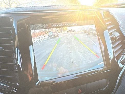 Used 2020 Jeep Cherokee Limited image 17