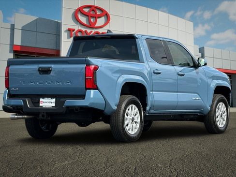 Used 2026 Toyota Tacoma SR5 AWD/4WD image 3
