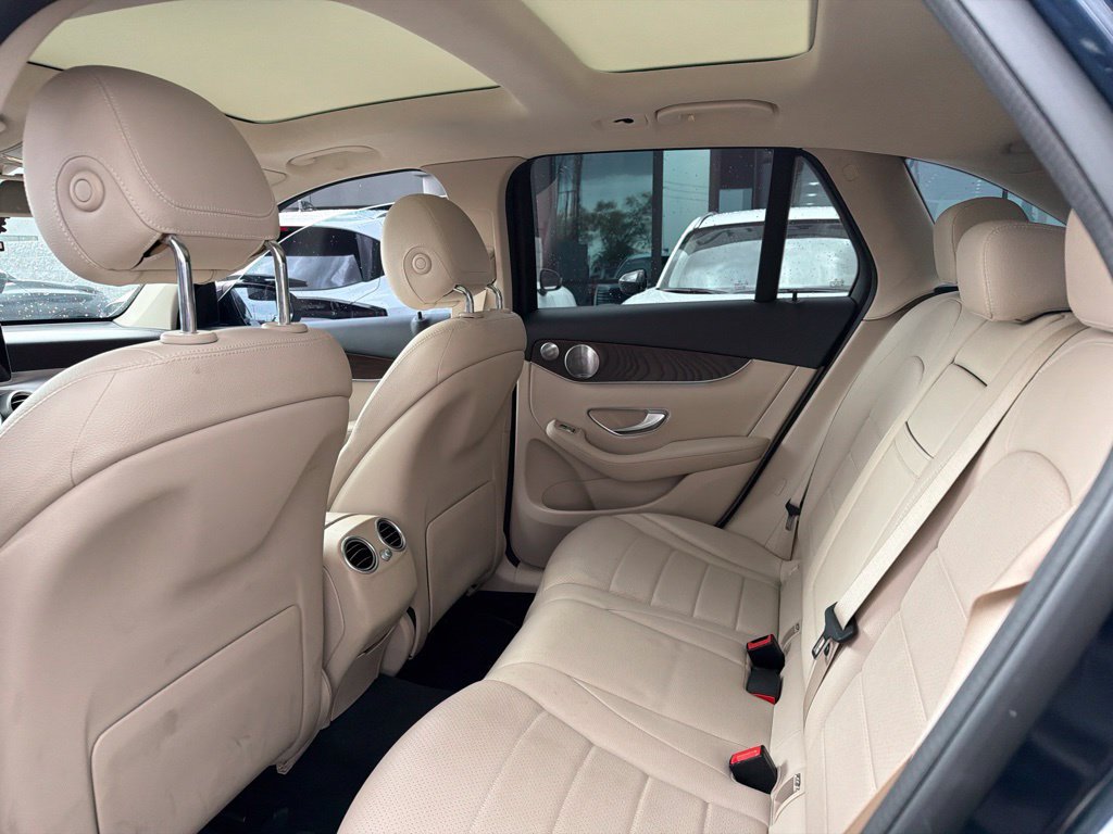 Used 2019 Mercedes-Benz GLC 300 image 8