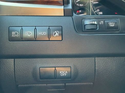 Used 2017 Lexus LX 570 4WD w/ Luxury Package image 29