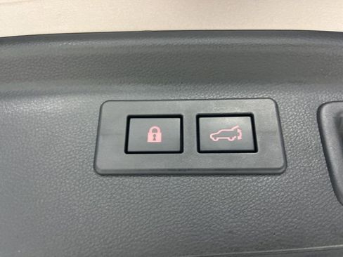 Used 2023 Subaru Forester Touring image 38