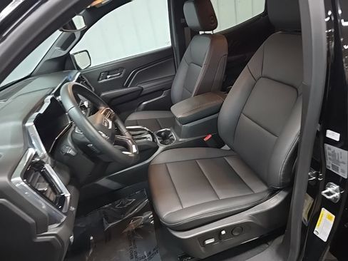 Used 2024 GMC Canyon Elevation w/ Elevation Premium Package RWD image 28