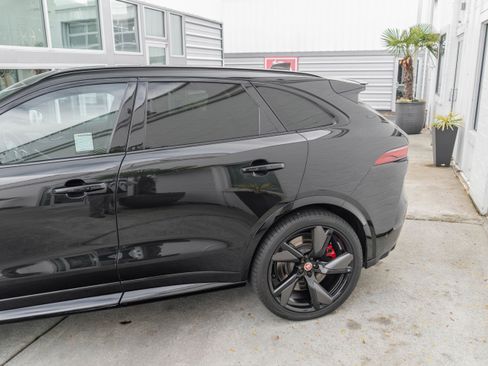 Used 2022 Jaguar F-PACE SVR image 5