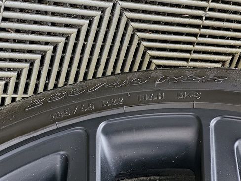 Used 2025 RAM 1500 Laramie w/ Night Edition image 34