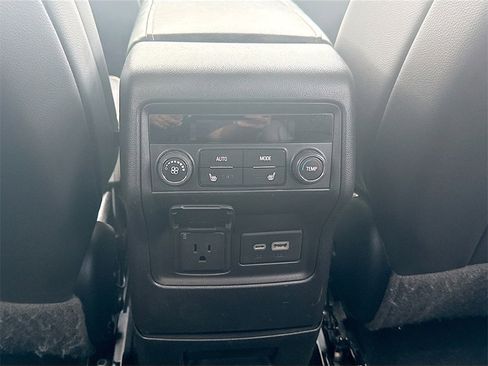 Used 2020 GMC Acadia Denali w/ Technology Package image 28