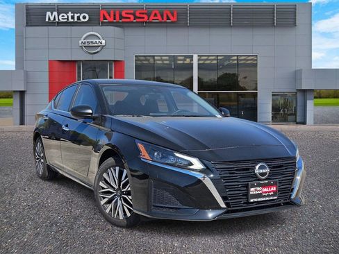 New 2025 Nissan Altima 2.5 SV image 1