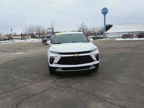 Used 2023 Chevrolet Blazer LT image 3