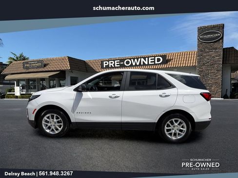 Used 2024 Chevrolet Equinox LS w/ LS Convenience Package FWD image 4