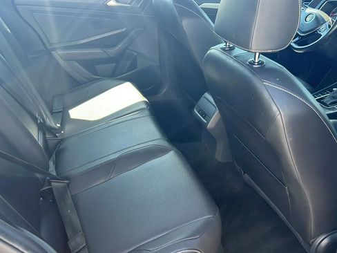 Used 2019 Volkswagen Jetta SE w/ Cold Weather Package FWD image 6