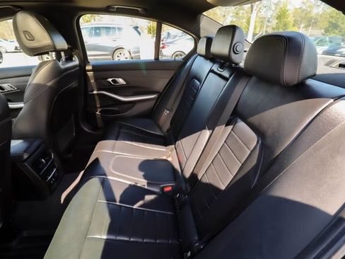 Used 2020 BMW 330i xDrive Sedan w/ Premium Package AWD/4WD image 38