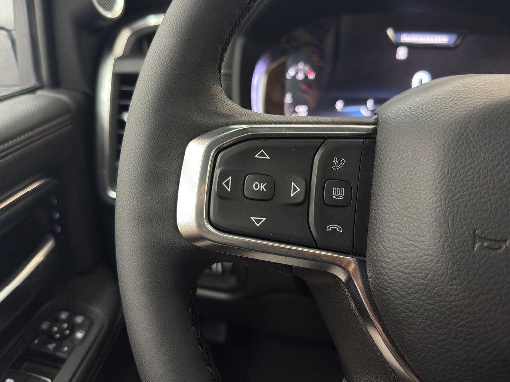 New 2025 RAM 2500 Laramie AWD/4WD image 28