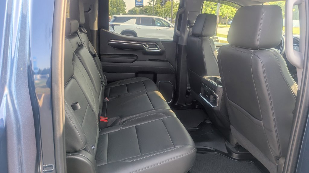 Used 2023 Chevrolet Silverado 1500 LTZ AWD/4WD image 11