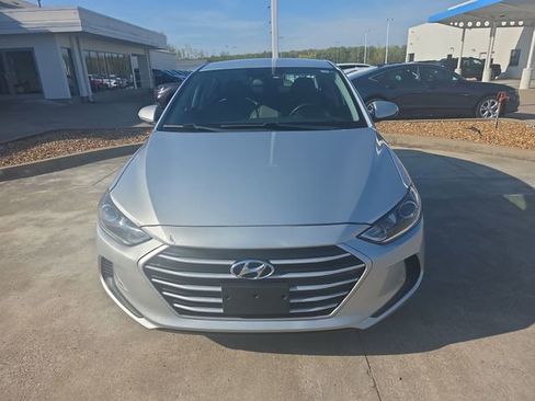 Used 2018 Hyundai Elantra SEL FWD image 8