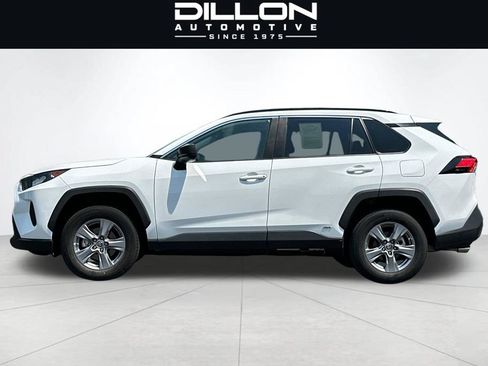 Used 2022 Toyota RAV4 LE AWD/4WD image 7
