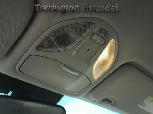 Used 2017 Hyundai Santa Fe SE image 22