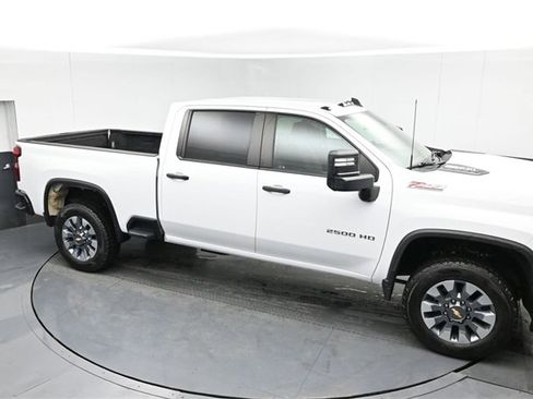 Used 2024 Chevrolet Silverado 2500 Custom w/ Custom Value Package image 36