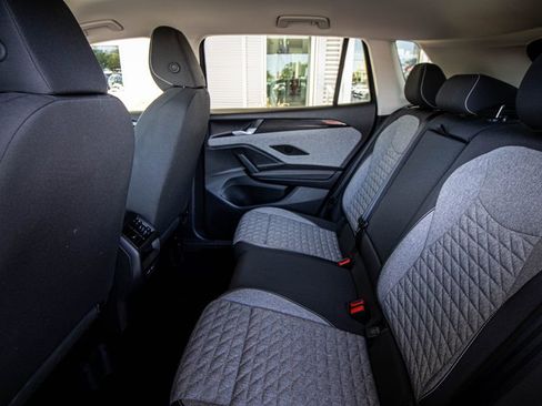 Certified 2025 Volkswagen Tiguan S FWD image 26