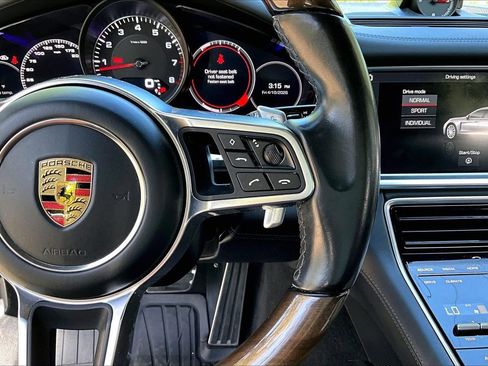 Used 2017 Porsche Panamera 4S image 11